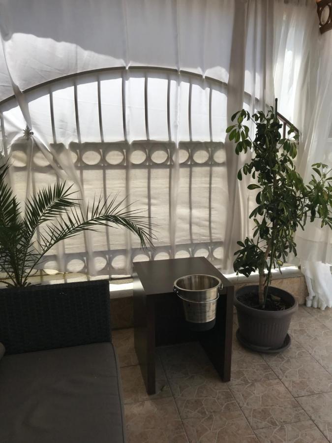 White Rose Guest Rooms Burgas City Exteriér fotografie