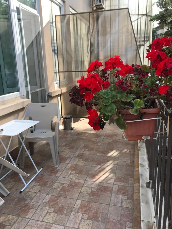 White Rose Guest Rooms Burgas City Exteriér fotografie