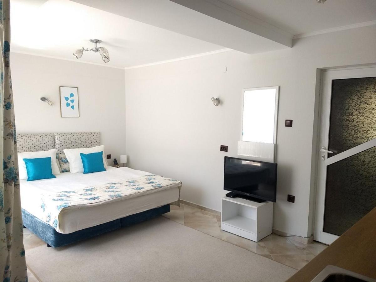 White Rose Guest Rooms Burgas City Exteriér fotografie