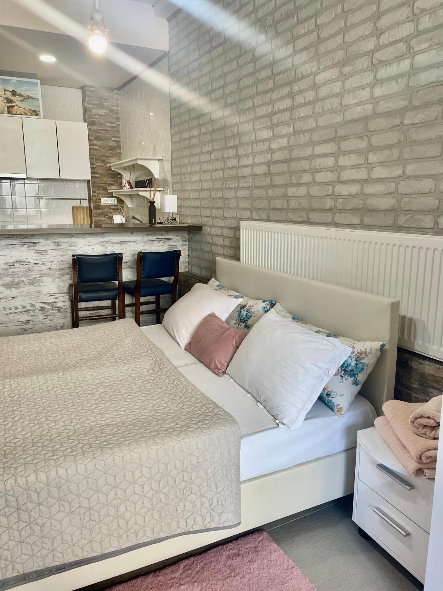 White Rose Guest Rooms Burgas City Exteriér fotografie