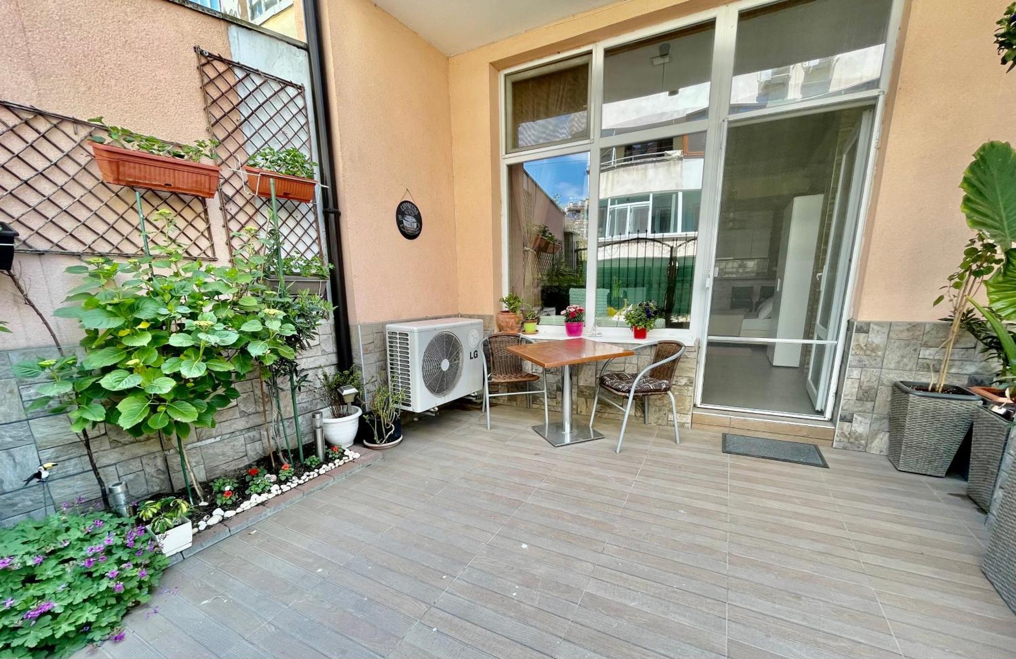 White Rose Guest Rooms Burgas City Exteriér fotografie