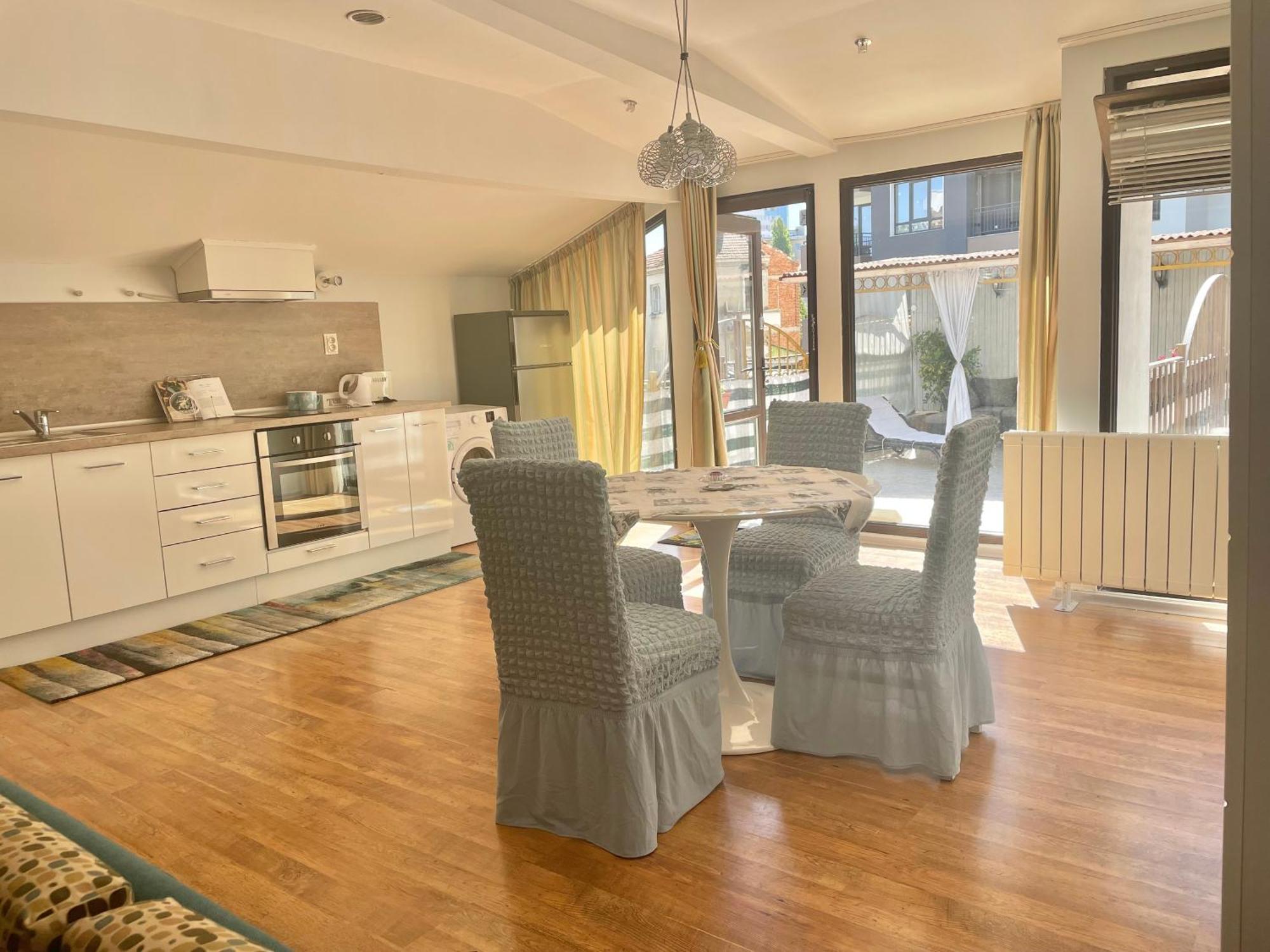 White Rose Guest Rooms Burgas City Exteriér fotografie