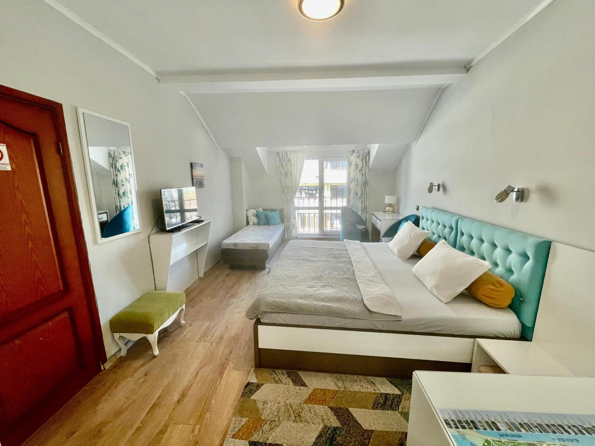 White Rose Guest Rooms Burgas City Exteriér fotografie
