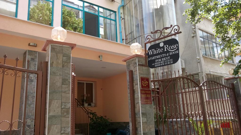 White Rose Guest Rooms Burgas City Exteriér fotografie