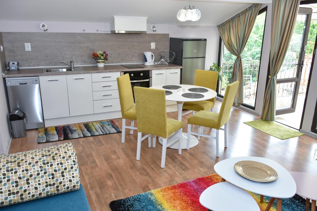 White Rose Guest Rooms Burgas City Exteriér fotografie