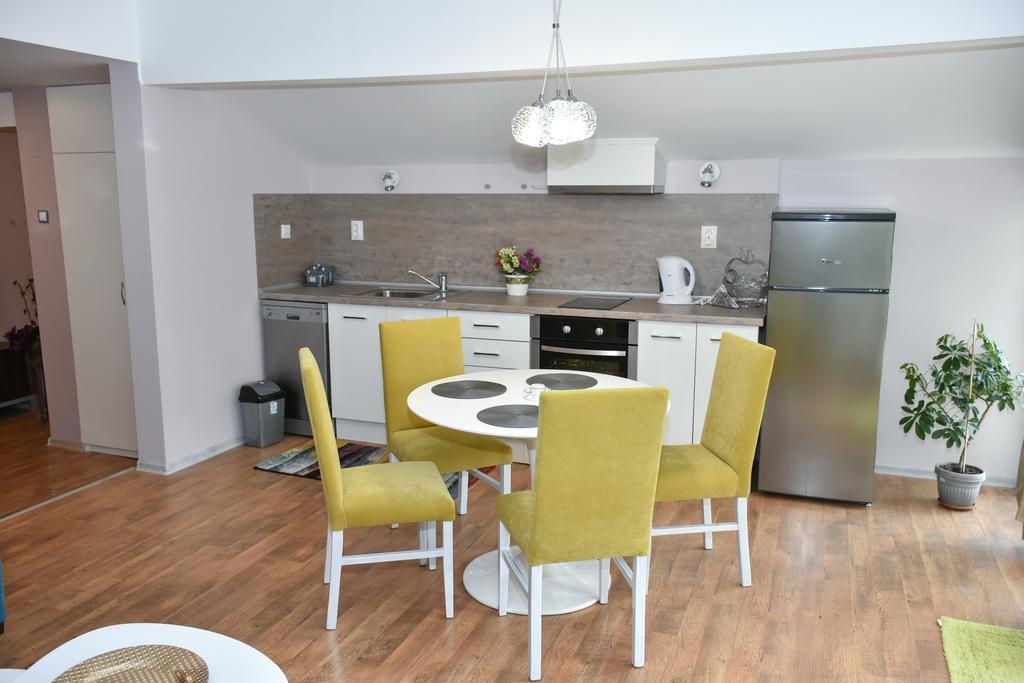 White Rose Guest Rooms Burgas City Exteriér fotografie