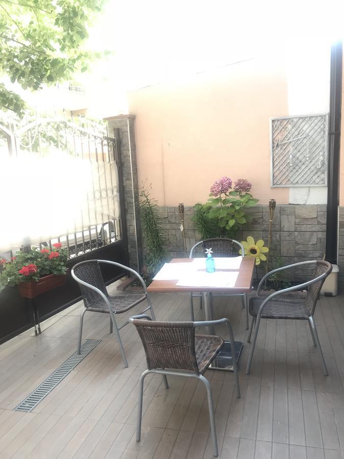 White Rose Guest Rooms Burgas City Exteriér fotografie